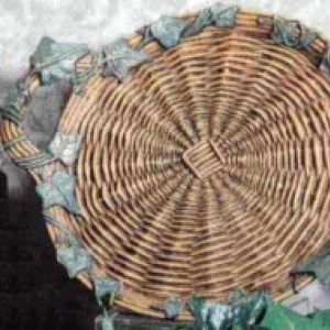 Wicker Tray With Leaves