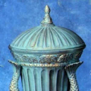 Fluted Vase with Lid (No Fish)